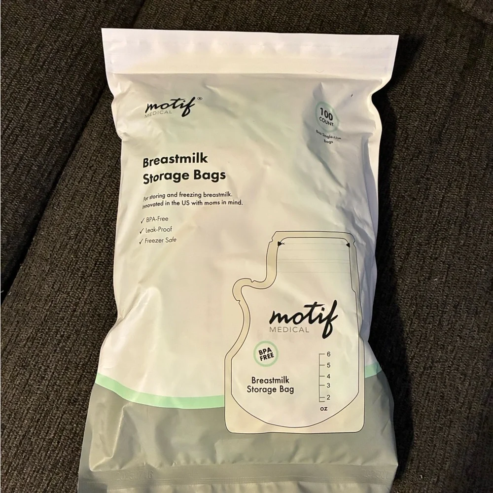 Motif Medical Breastmilk Storage Bags - White